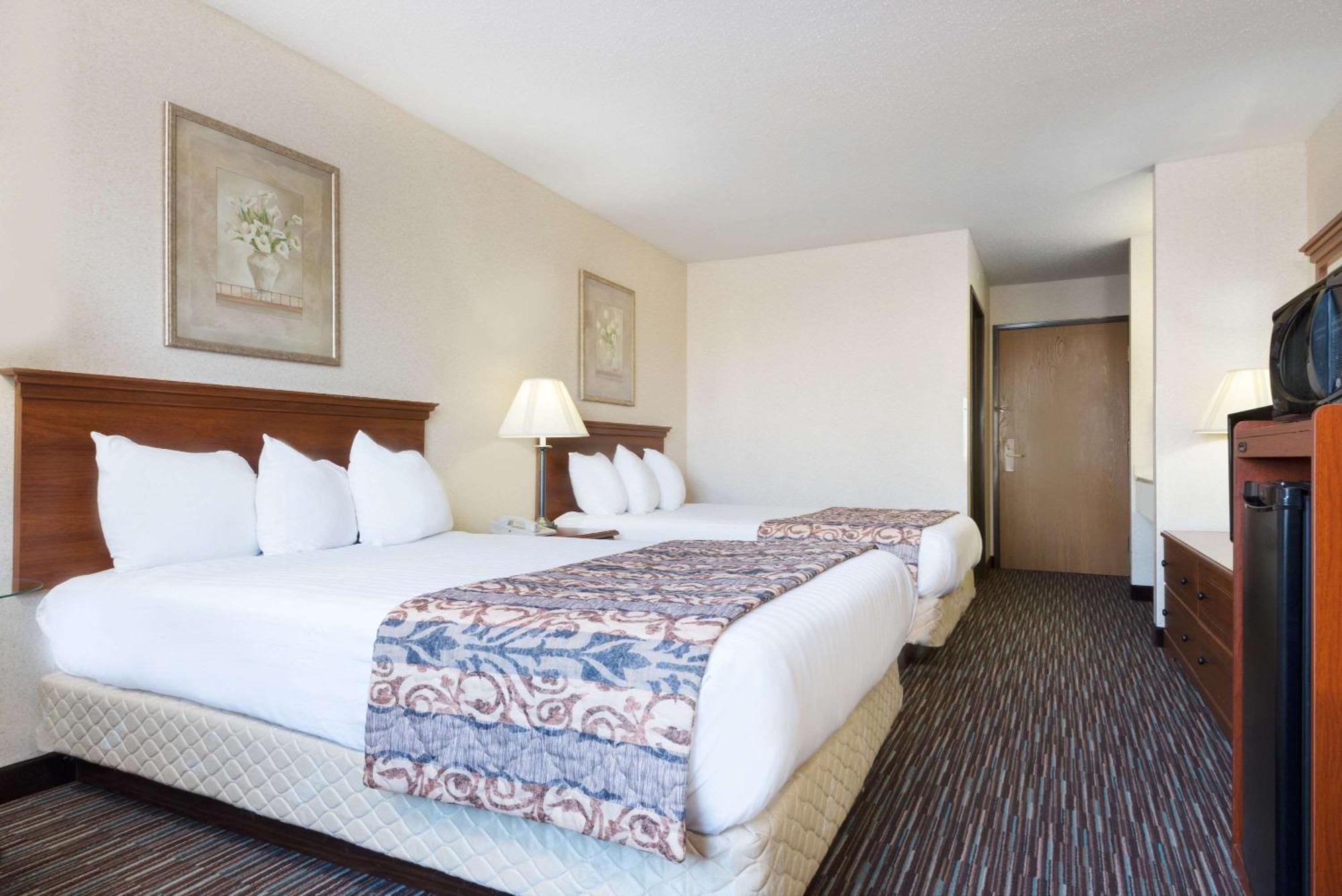 Double Room with Two Double Beds - Non-Smoking,1280580793:JPEG
