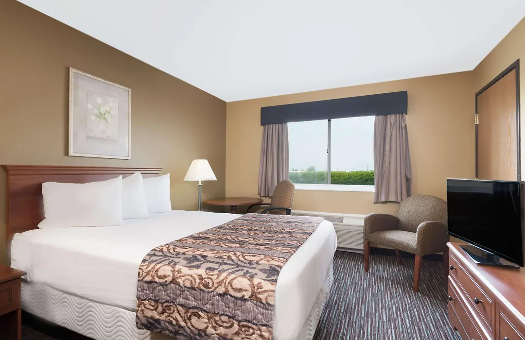 Baymont By Wyndham Columbus/Rickenbacker-1