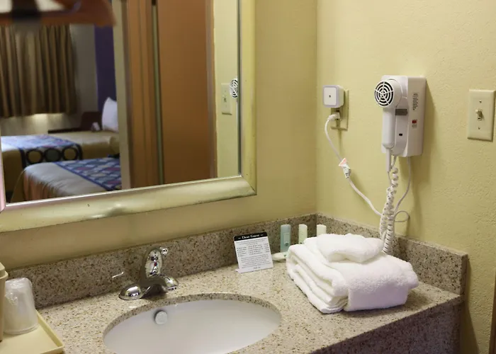 Quality Inn Columbus-East